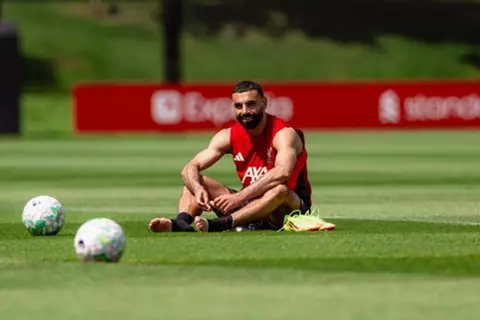  سلوت يكشف أسرارًا جديدة عن صلاح.. "النجم الإنسان ومصدر الإلهام"